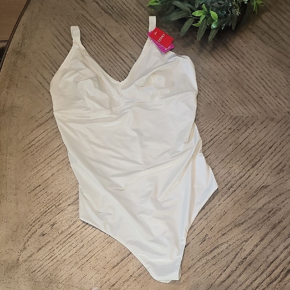 SPANX Shaping Satin Bodysuit Size 1X NWT